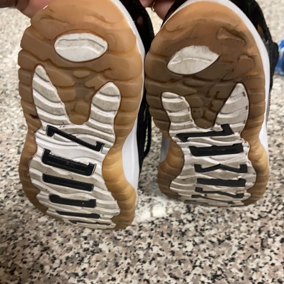 Kids.  Jordan Retro - Picture 4 of 4